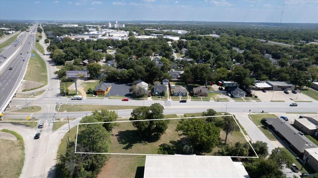 201 North Riverside Drive Fort Worth, TX 76111 - Photo 14 of 15