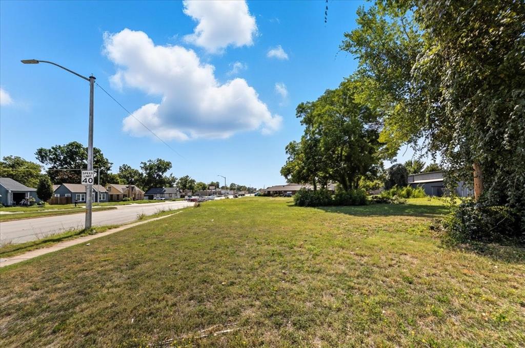 201 North Riverside Drive Fort Worth, TX 76111 - Photo 7 of 15 a view of a lake and a yard