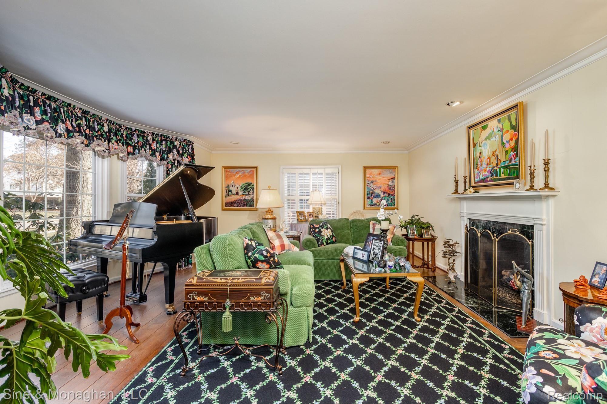 319 Touraine Road Grosse Pointe, MI 48236 - Photo 7 of 59 319 Touraine S000.jpg