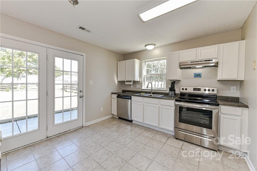 711 Pitts School Road Southwest Concord, NC 28027 - Photo 9 of 31 Gallery Image 9
