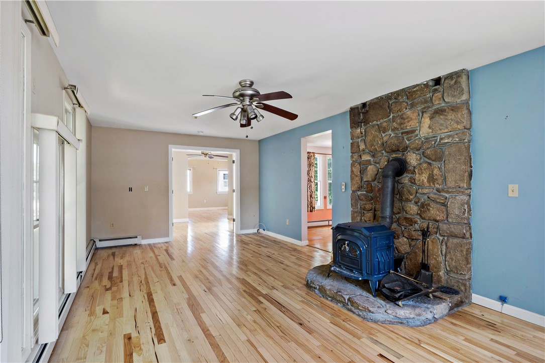 813 S Road South Kingstown, RI 02879 - Photo 13 of 32 Den