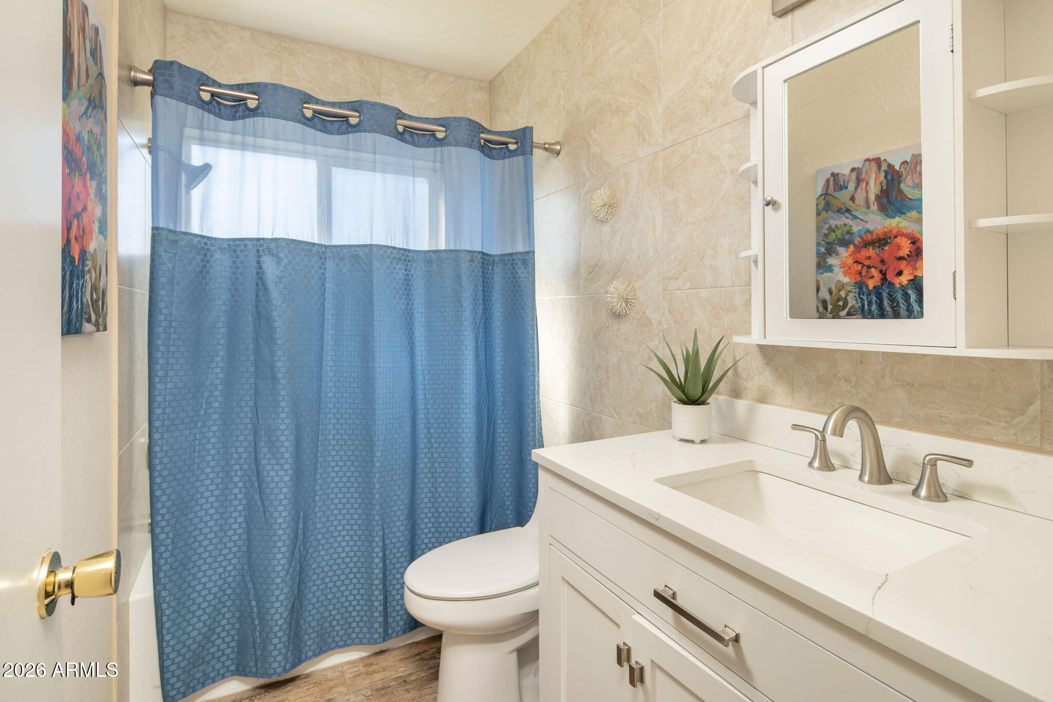 902 East Wagoner Road Phoenix, AZ 85022 - Photo 11 of 17 Guest Bathroom