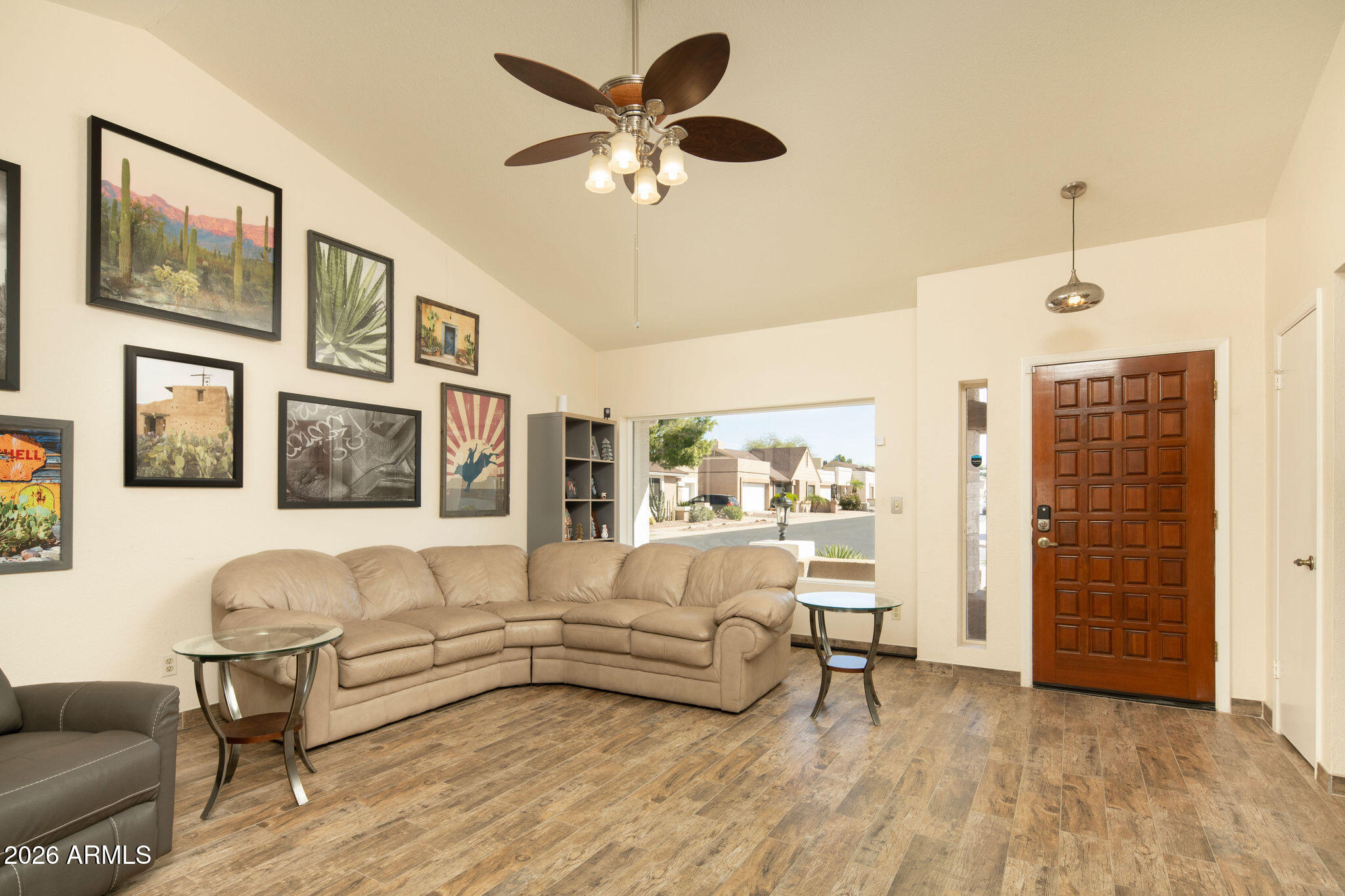 902 East Wagoner Road Phoenix, AZ 85022 - Photo 3 of 17 Great Room