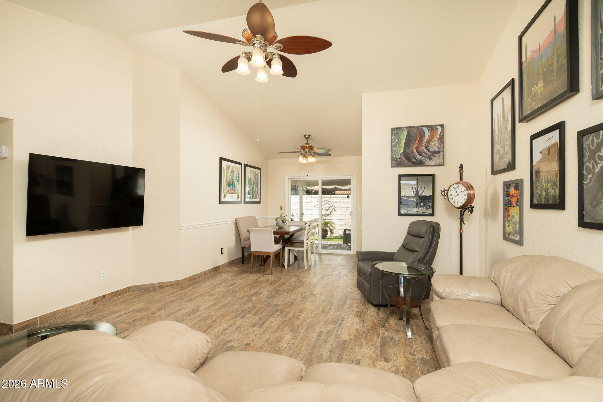 902 East Wagoner Road Phoenix, AZ 85022 - Photo 4 of 17 Great Room