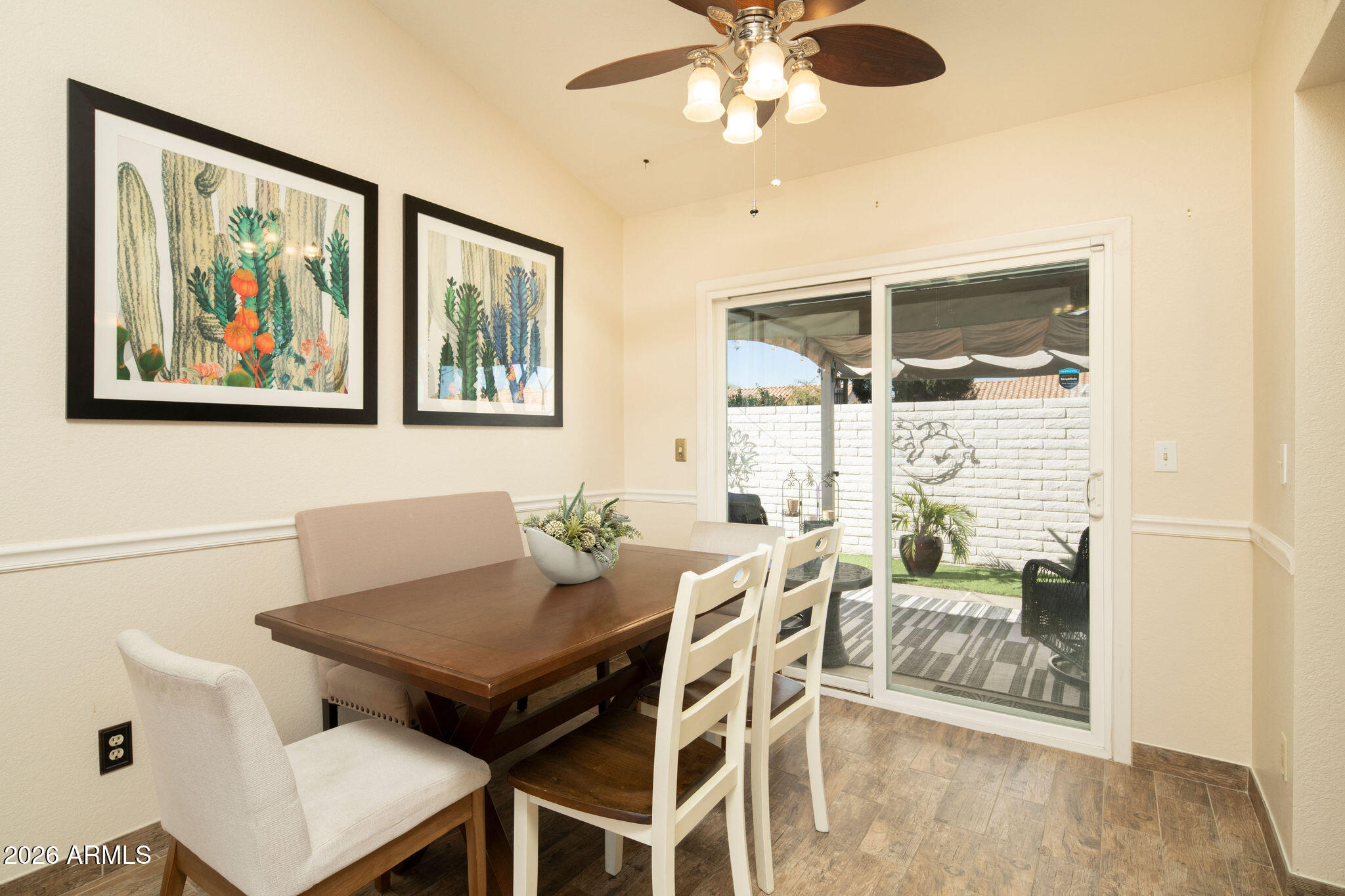 902 East Wagoner Road Phoenix, AZ 85022 - Photo 5 of 17 Dining