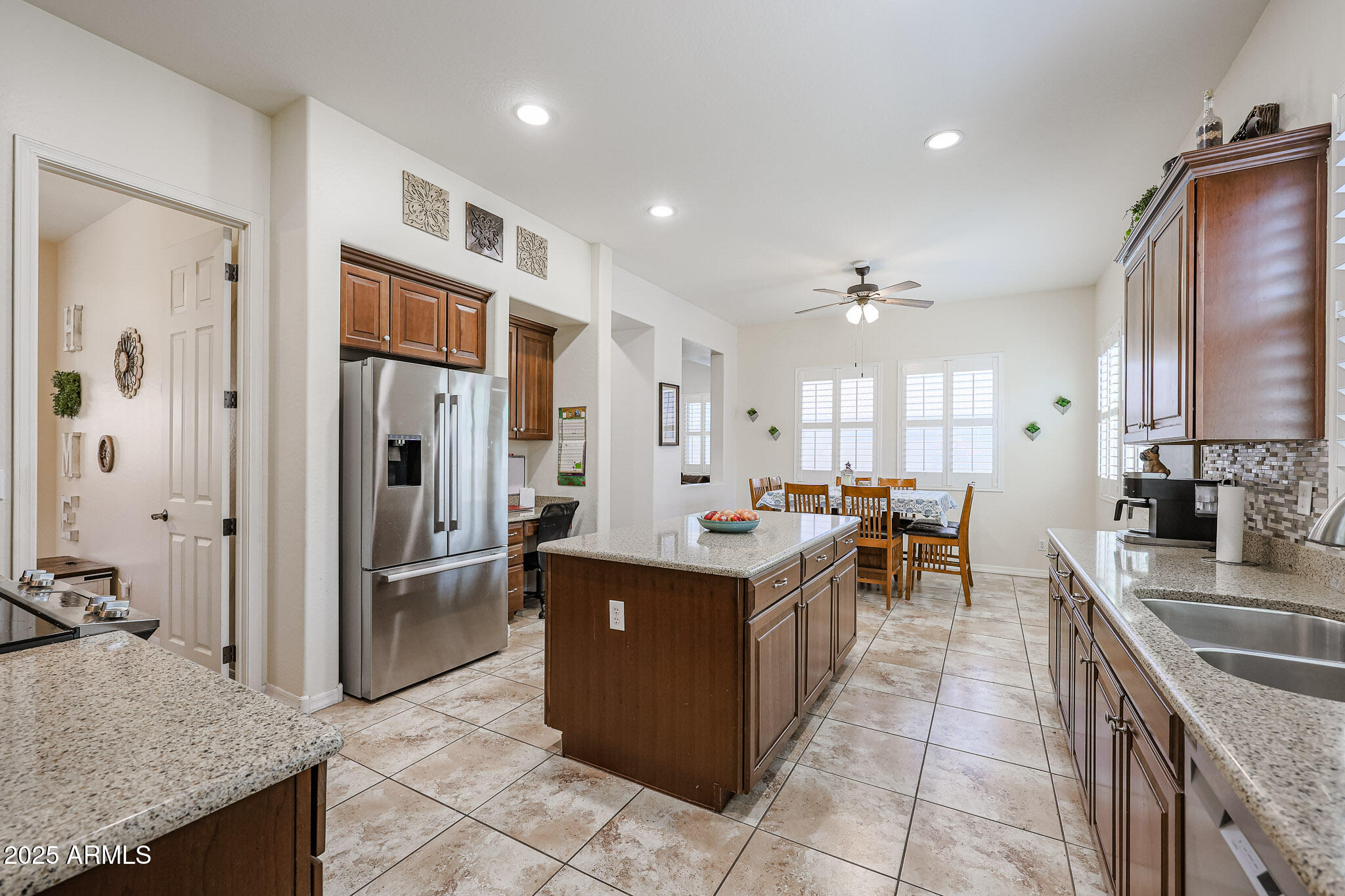 17981 West Agave Road Goodyear, AZ 85338 - Photo 24 of 91 Kitchen