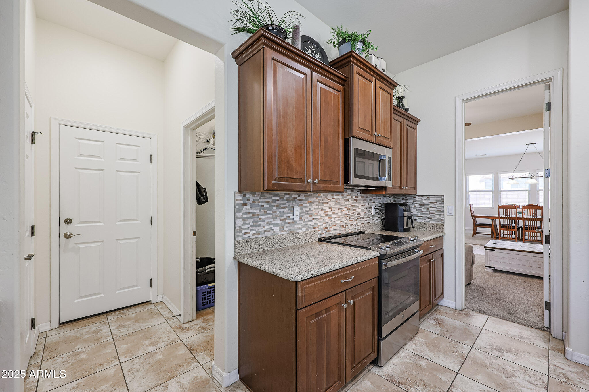 17981 West Agave Road Goodyear, AZ 85338 - Photo 26 of 91 Kitchen