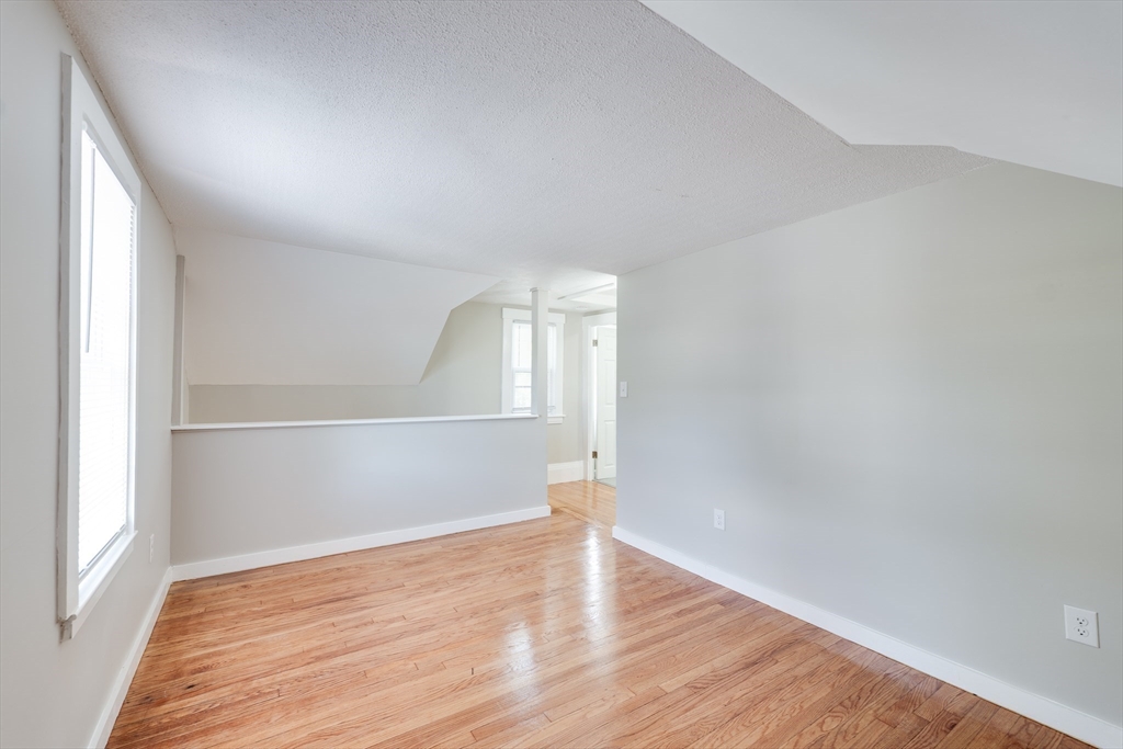 257 Redlands Street Springfield, MA 01104 - Photo 15 of 21