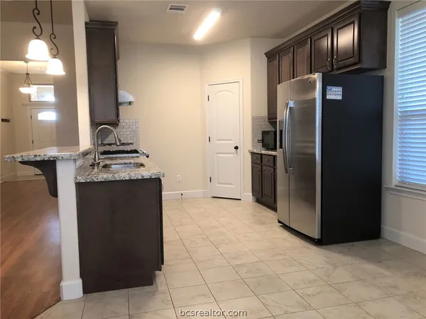 $1,975 | 1023 Dove Run Trail, College Station, TX 77845