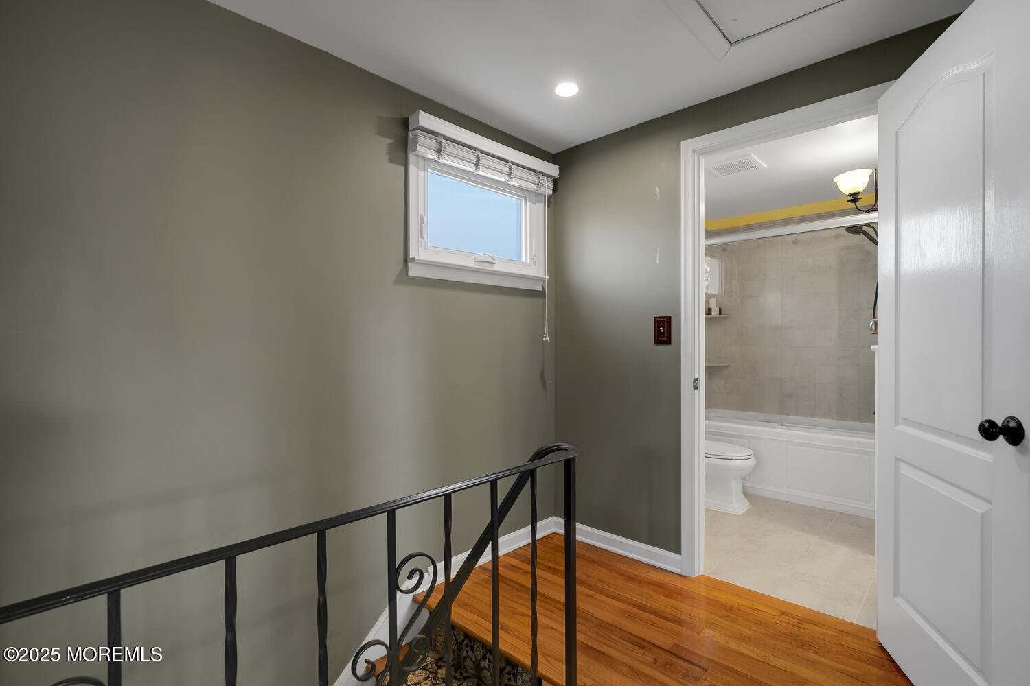 21 Hemlock Street Hazlet, NJ 07730 - Photo 19 of 40 Upper Level Landing