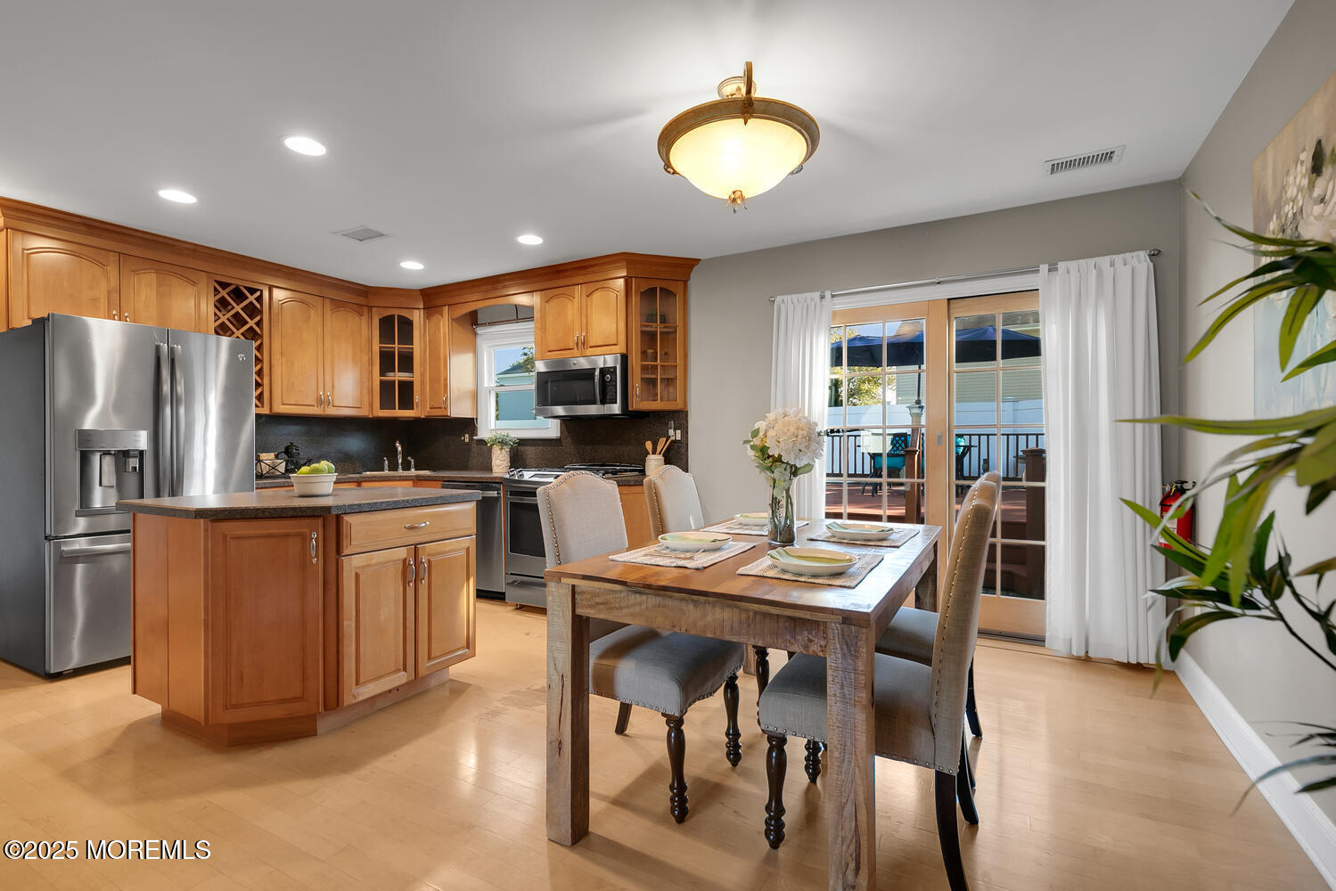 21 Hemlock Street Hazlet, NJ 07730 - Photo 9 of 40 Eat-in Kitchen