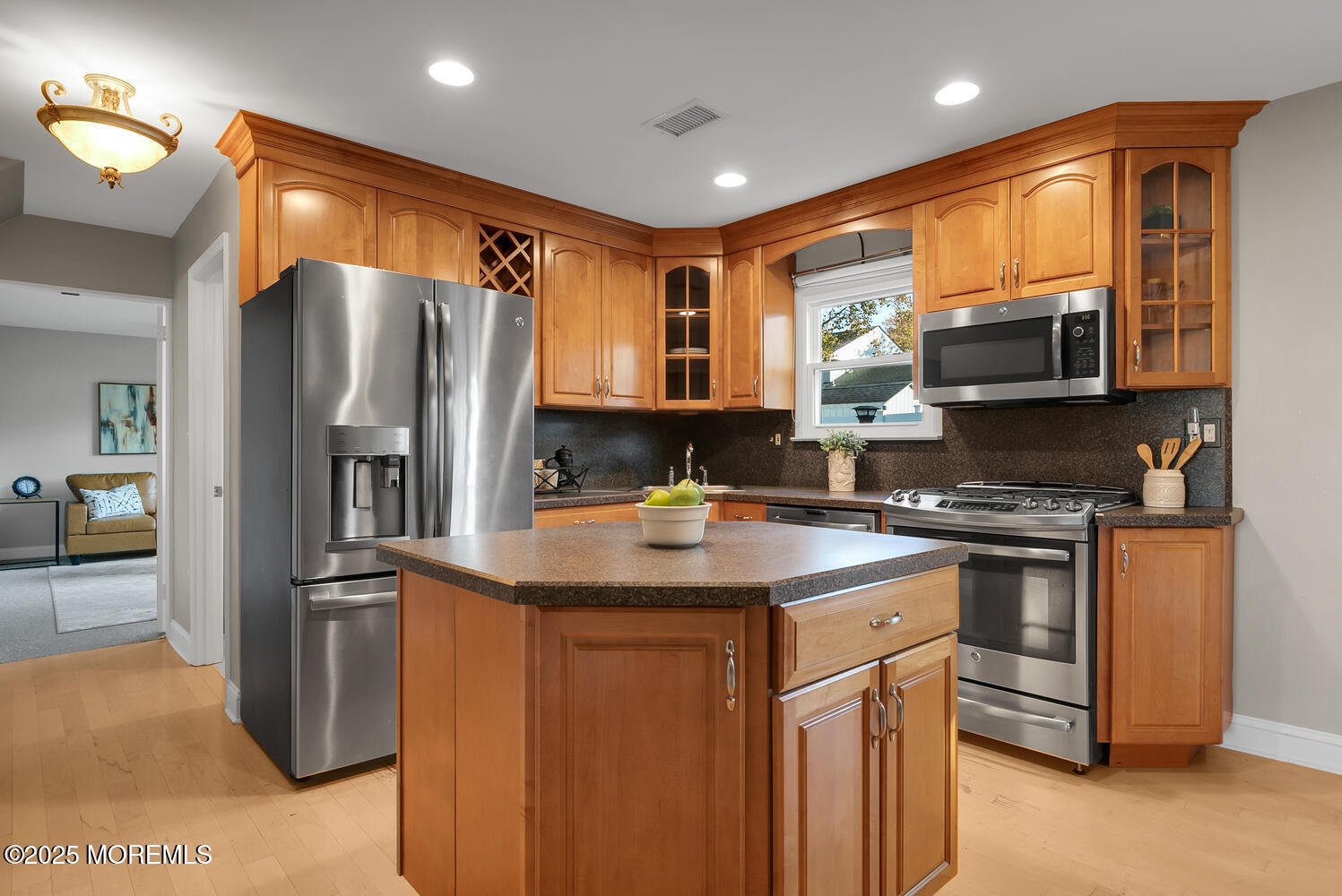 21 Hemlock Street Hazlet, NJ 07730 - Photo 10 of 40 Kitchen
