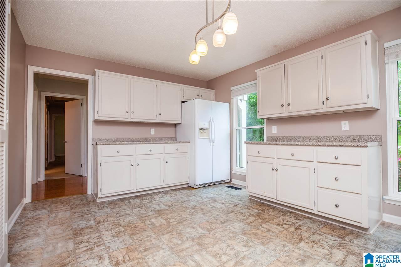 3305 Sunniroc Road Birmingham, AL 35210 - Photo 11 of 35