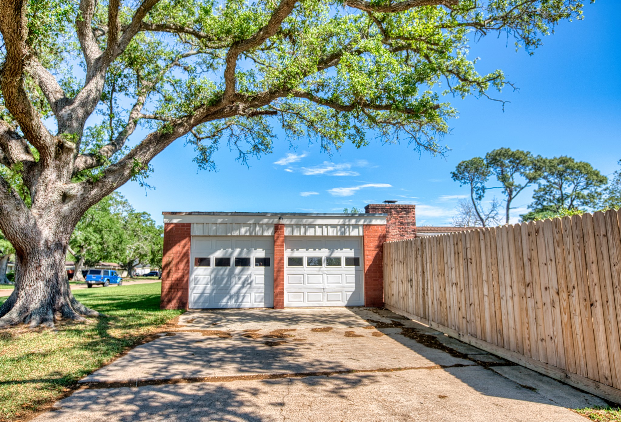 10 Palm Place Angleton, TX 77515 - Photo 4 of 24