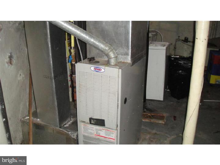 349 Pearl Street Reading, PA 19602 - Photo 4 of 5