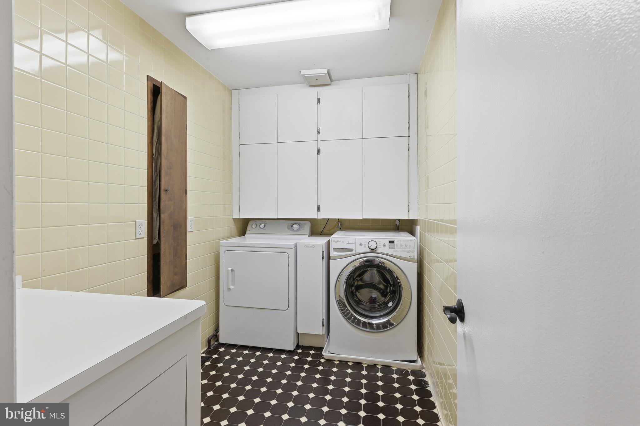 1700 Terrace Road Baltimore, MD 21209 - Photo 15 of 38 Upper 1 - Laundry