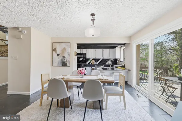 a black and white photo of a room