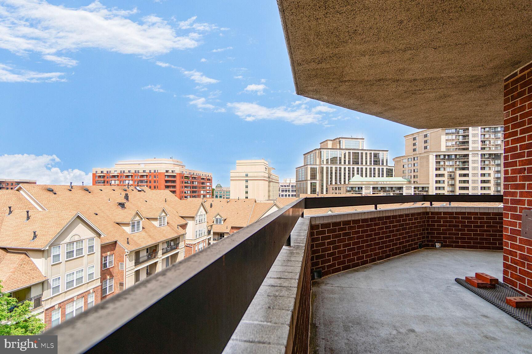 1276 North Wayne Street, Unit 800 Arlington, VA 22201 - Photo 1 of 26 a view of balcony with city view