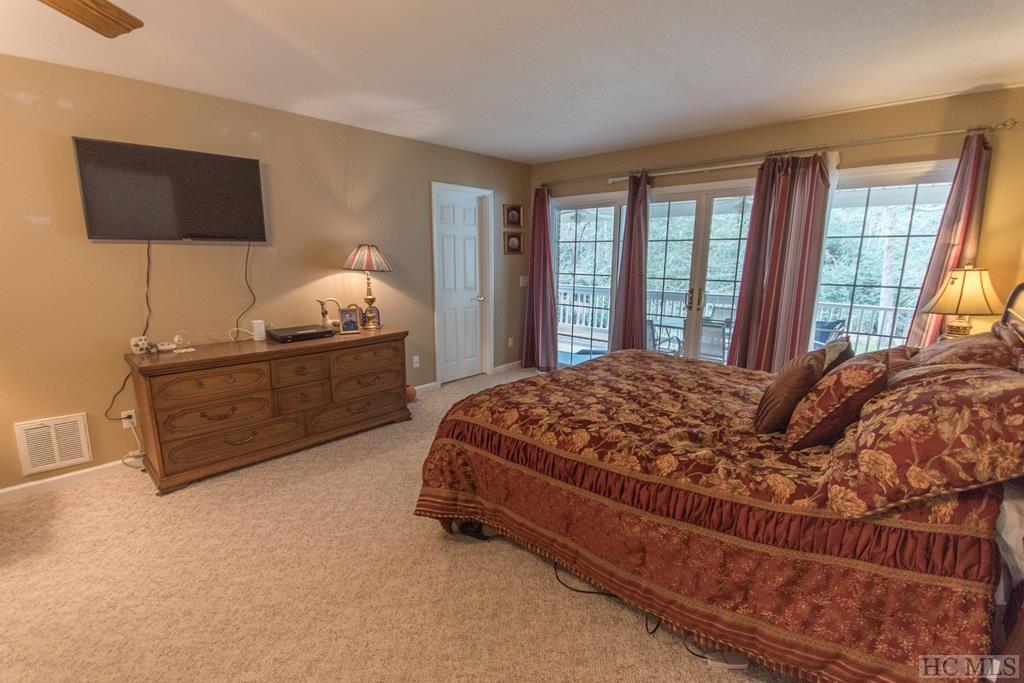 4525 Tessentee Road Franklin, NC 28734 - Photo 29 of 72 Gallery Image 29