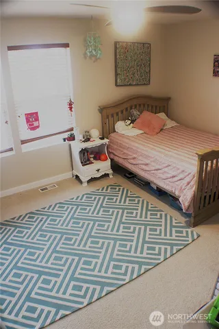 $3,000 | 450 Northwest Nesvik Way, Poulsbo, WA 98370