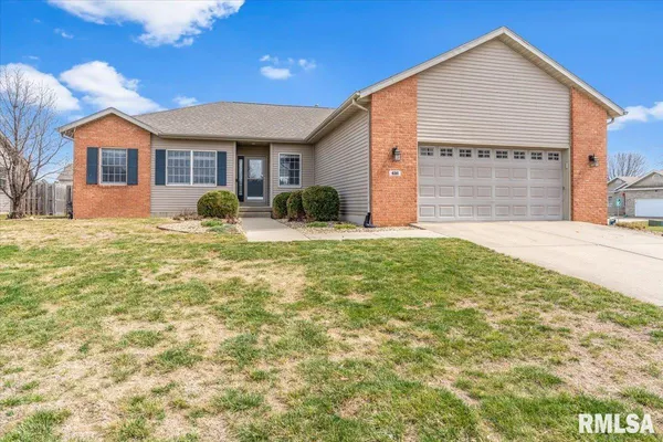 $395,000 | 416 Fox Glove Crest, Chatham, IL 62629