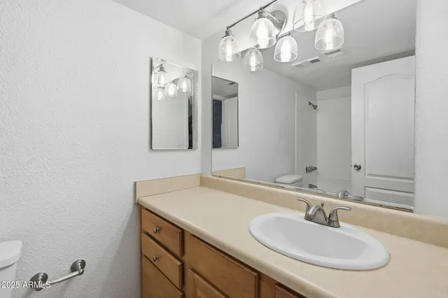 $1,400 | 3329 West Danbury Drive, Unit F109, Phoenix, AZ 85053