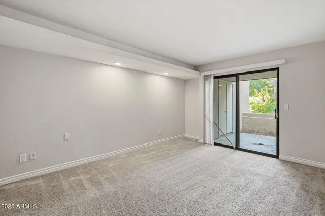 $1,400 | 3329 West Danbury Drive, Unit F109, Phoenix, AZ 85053