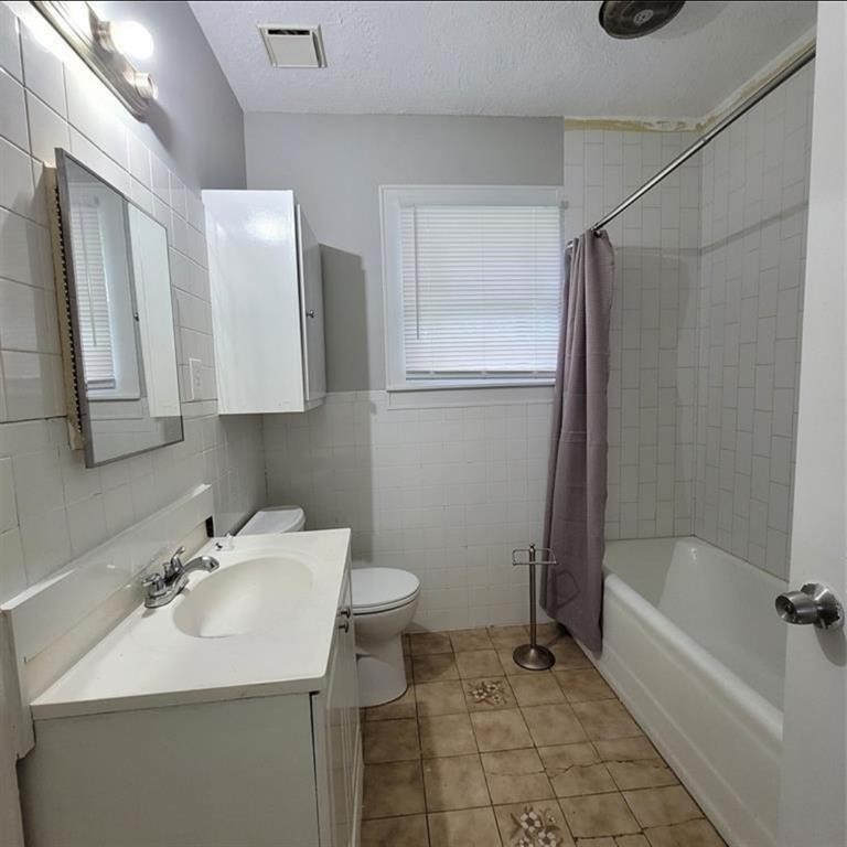 522 Aron Street Baytown, TX 77520 - Photo 3 of 9