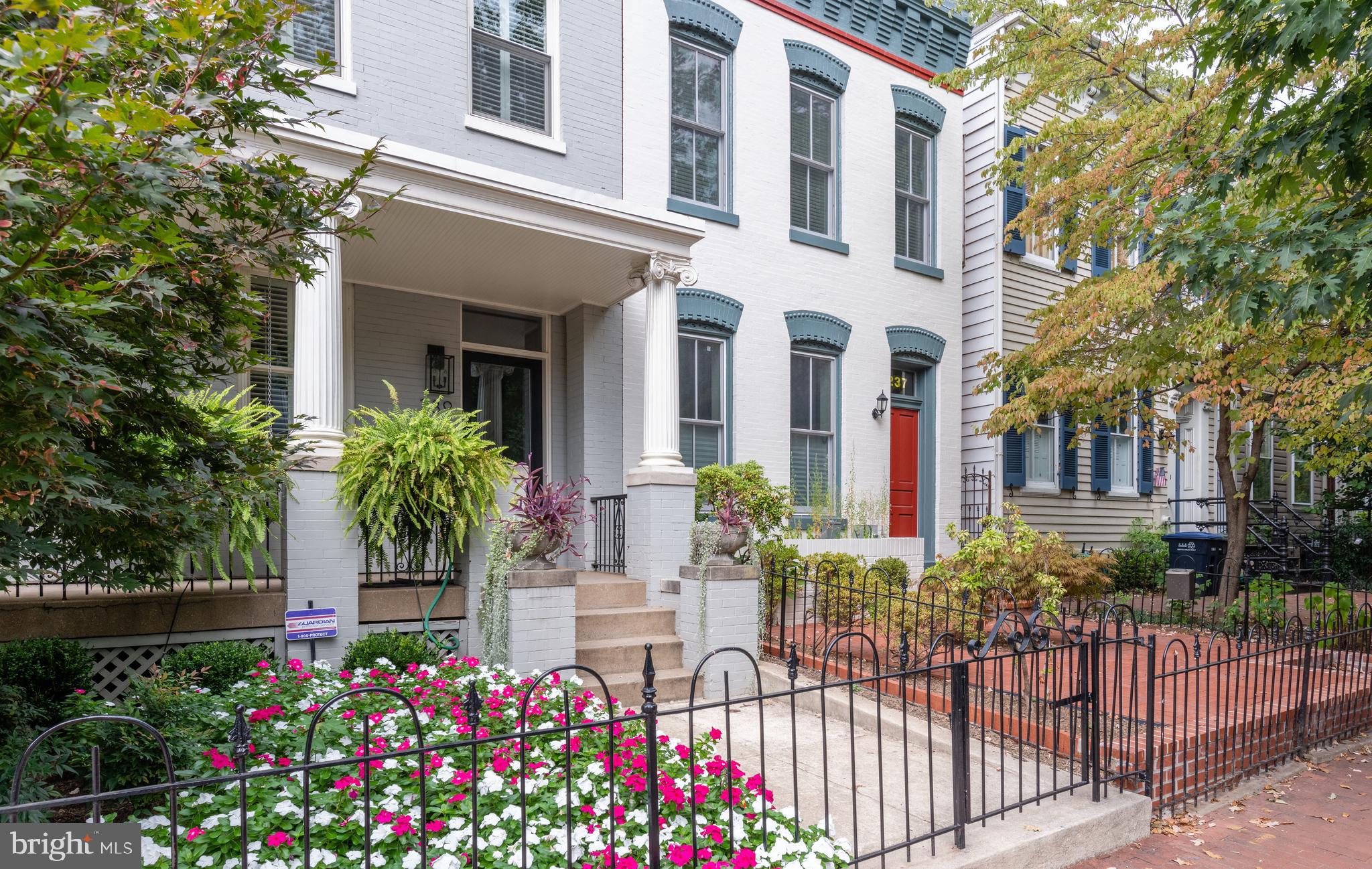 239 8th Street Southeast Washington, DC 20003 - Photo 2 of 39