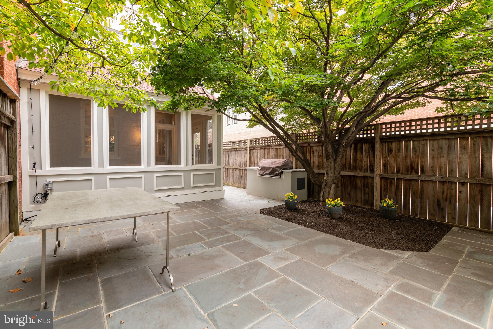 239 8th Street Southeast Washington, DC 20003 - Photo 16 of 39