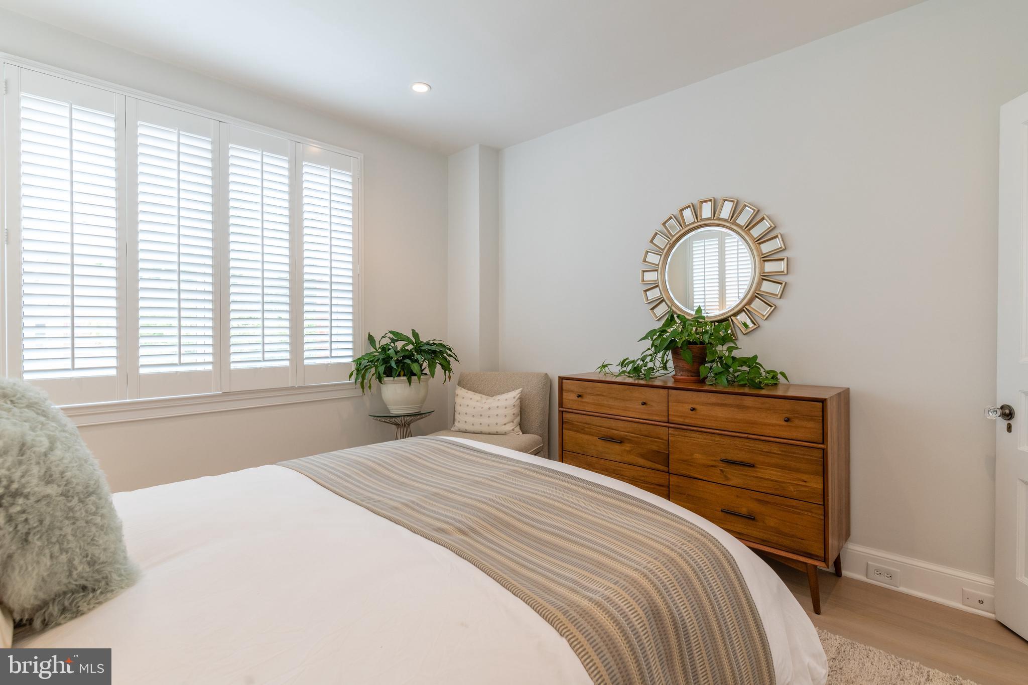 239 8th Street Southeast Washington, DC 20003 - Photo 30 of 39