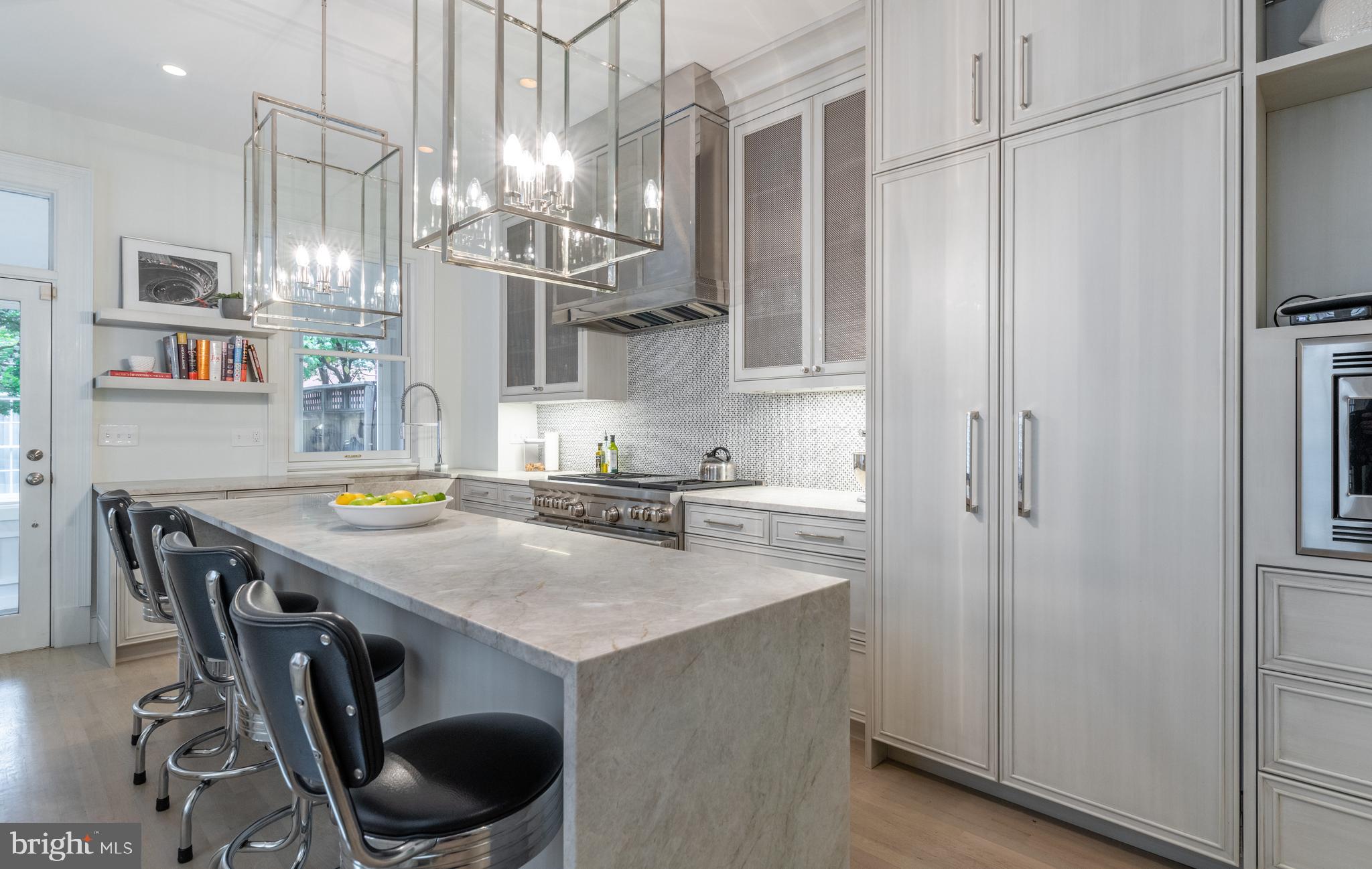 239 8th Street Southeast Washington, DC 20003 - Photo 10 of 39