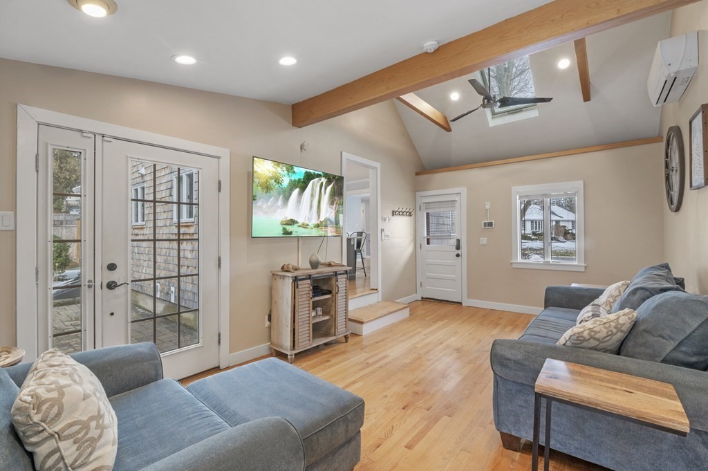 11 Meridian Road Wenham, MA 01984 - Photo 5 of 39 Gallery Image 5