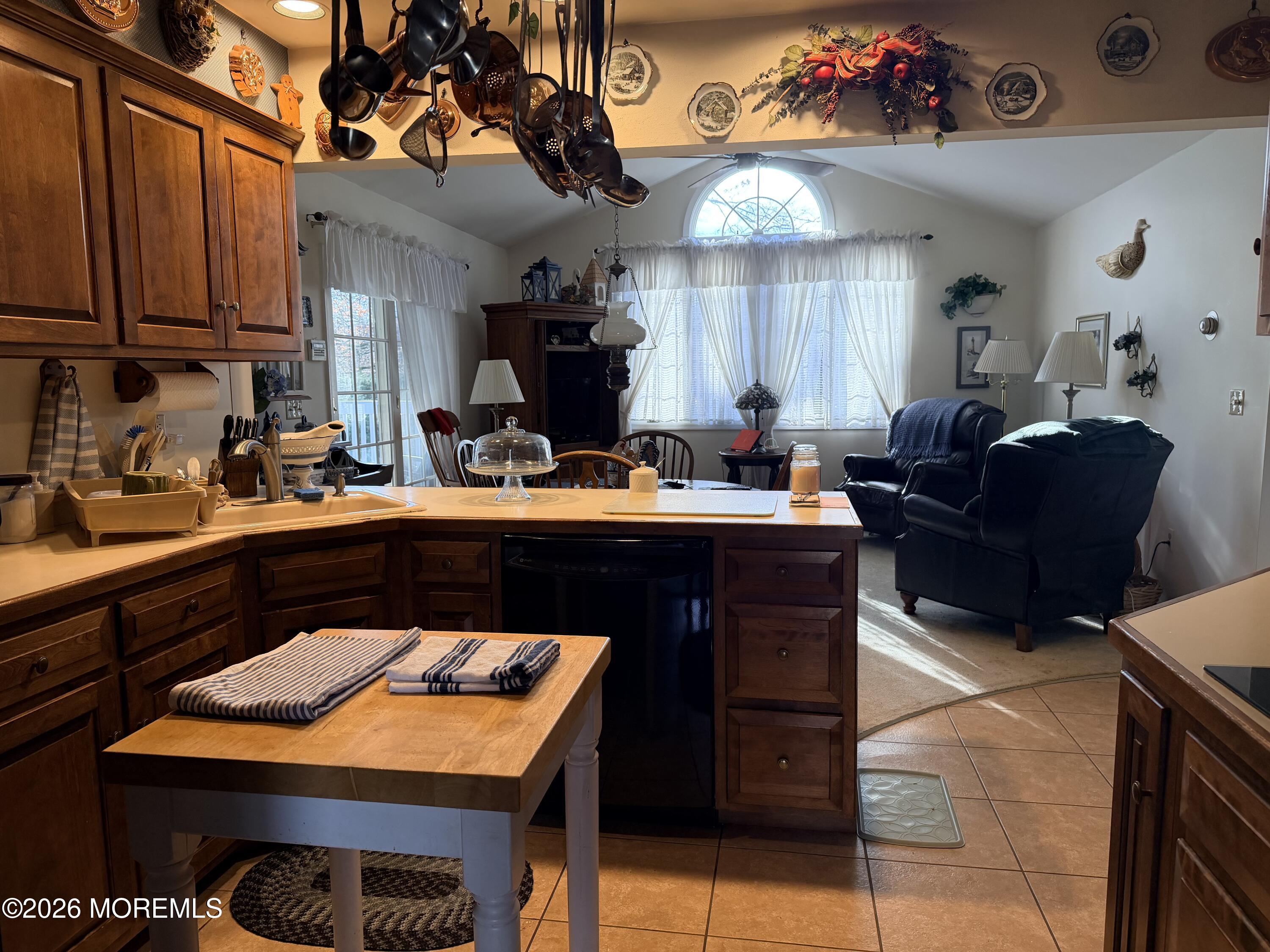 51 Adams Street Edison, NJ 08820 - Photo 6 of 18 IMG_9233