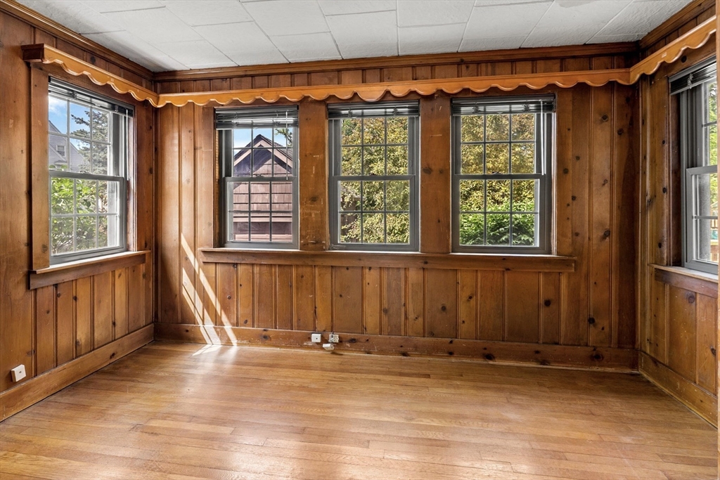 60 Linden Road Melrose, MA 02176 - Photo 7 of 40