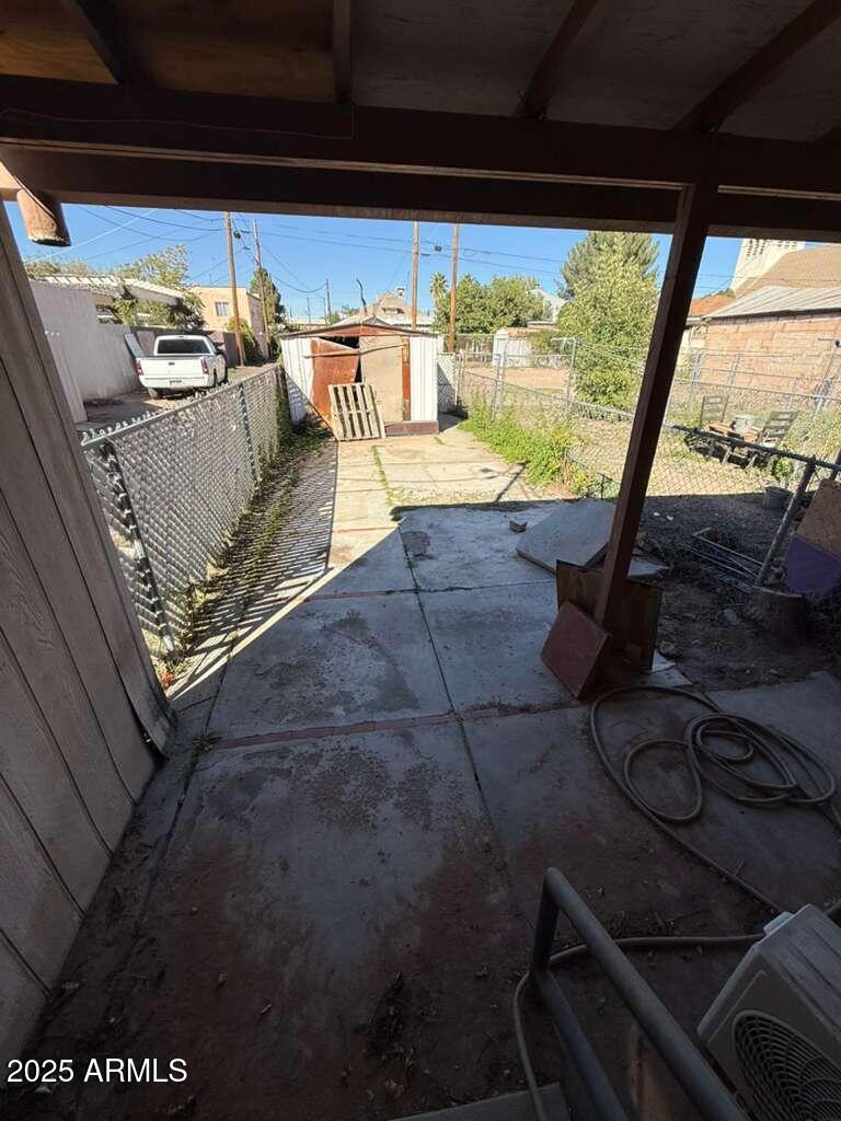 830 East 9th Street, Unit 1 Douglas, AZ 85607 - Photo 21 of 22 a living room with furniture