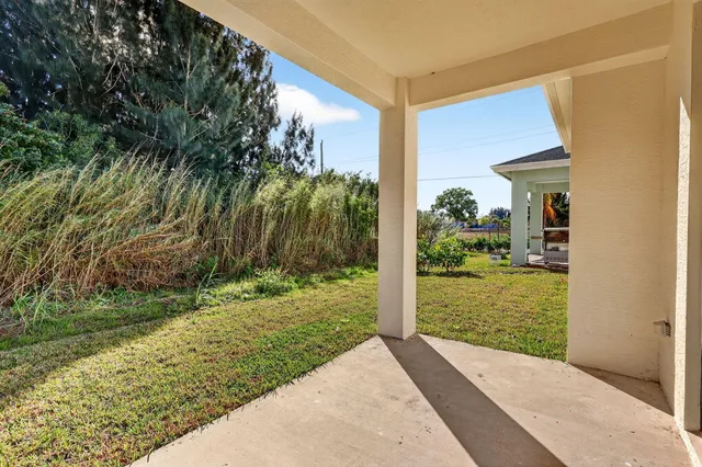 $375,000 | 103 Southwest Seminole Crossing Street, Indiantown, FL 34956