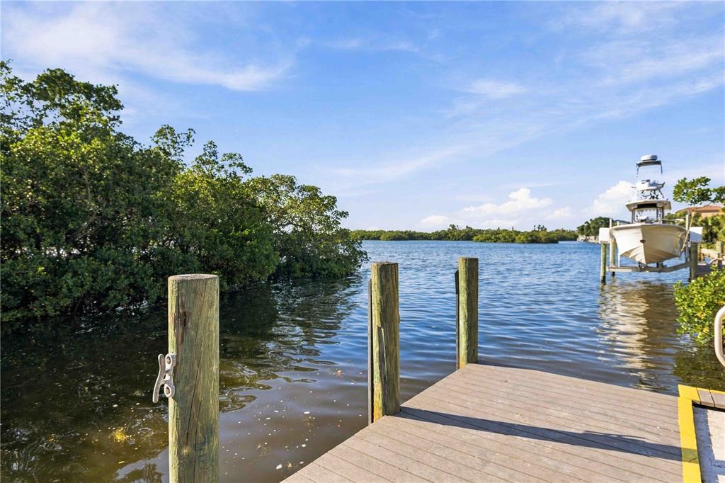 1613 Wharf Road Sarasota, FL 34231 - Photo 49 of 81 Gallery Image 49