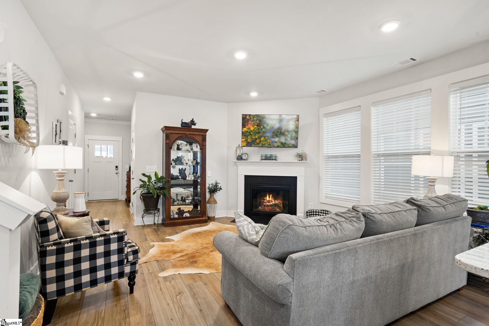 17 Starlake Road Simpsonville, SC 29681 - Photo 7 of 24 Gallery Image 7