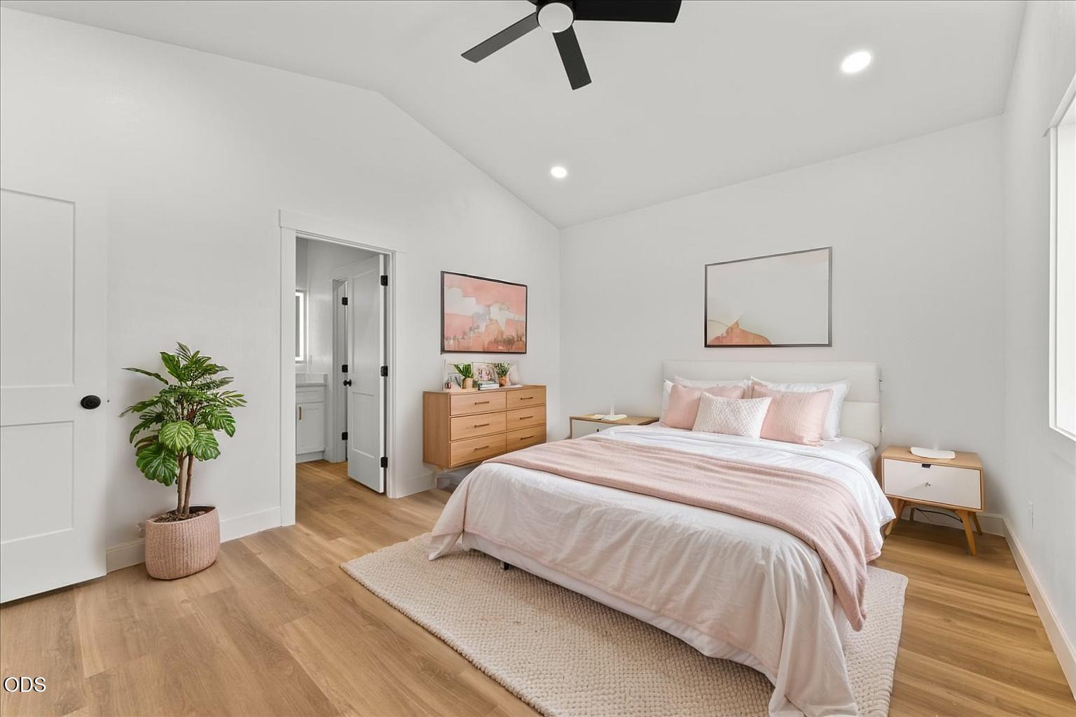 467 Arnos Street Talent, OR 97540 - Photo 7 of 31