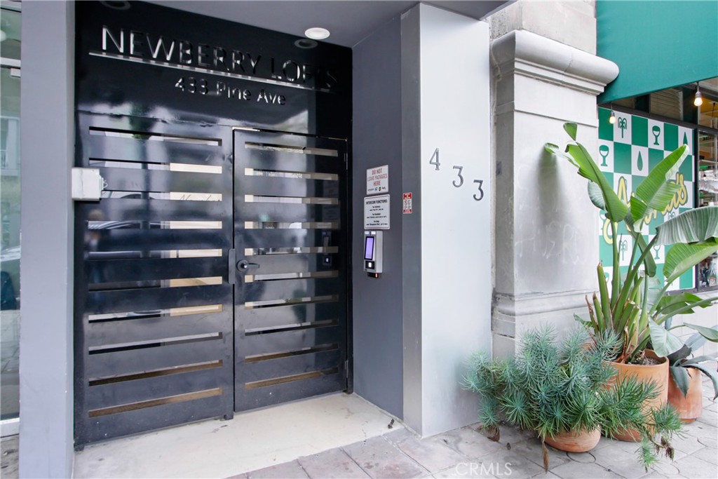 433 Pine Avenue, Unit 203 Long Beach, CA 90802 - Photo 16 of 19 a view of walk in closet area
