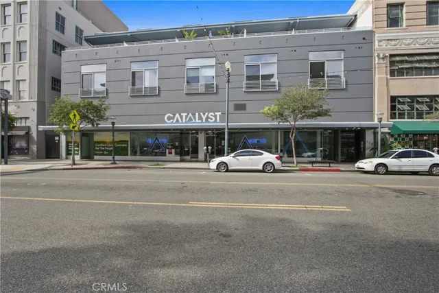 $2,888 | 433 Pine Avenue, Unit 203, Long Beach, CA 90802