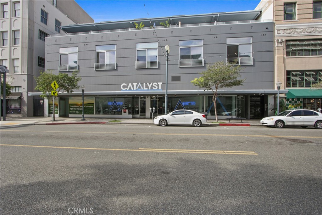 433 Pine Avenue, Unit 203 Long Beach, CA 90802 - Photo 18 of 19 a building with street view