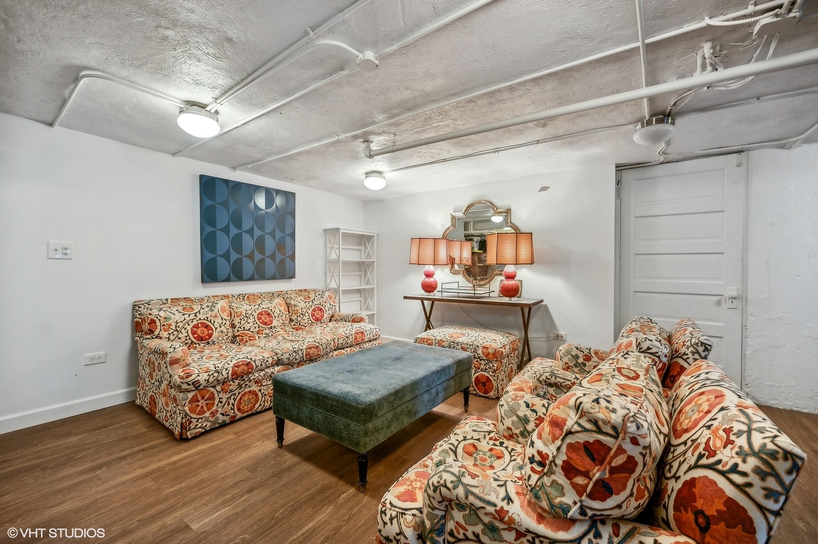 180 Randolph Street Glencoe, IL 60022 - Photo 25 of 36 a living room with furniture and a wooden floor