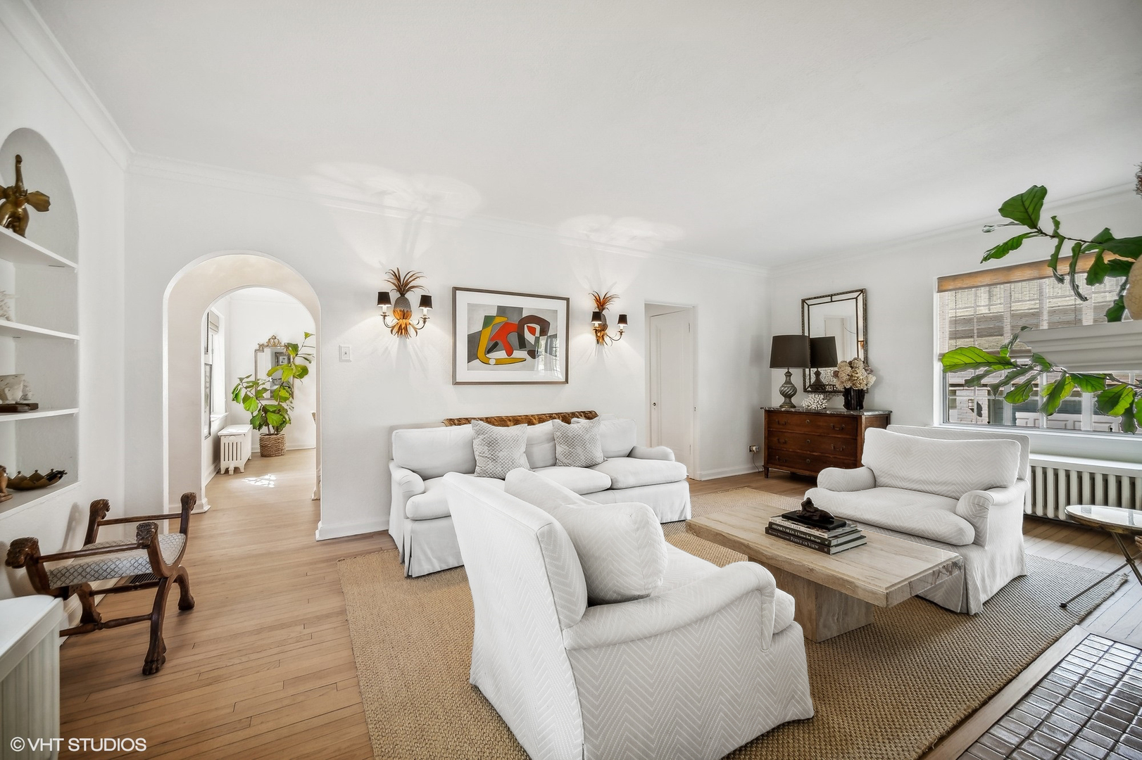 180 Randolph Street Glencoe, IL 60022 - Photo 7 of 36 a living room with furniture and wooden floor