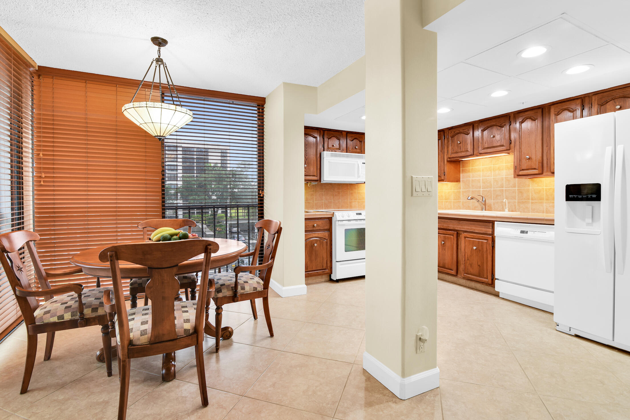 7819 Lakeside Boulevard, Unit 832 Boca Raton, FL 33434 - Photo 18 of 33 Paris17