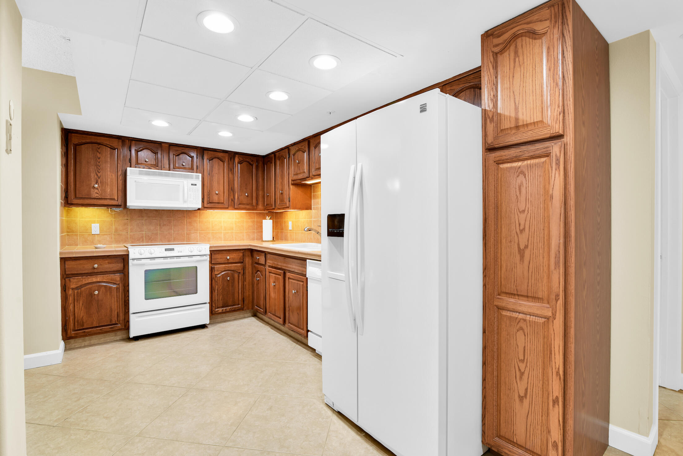 7819 Lakeside Boulevard, Unit 832 Boca Raton, FL 33434 - Photo 19 of 33 Paris18