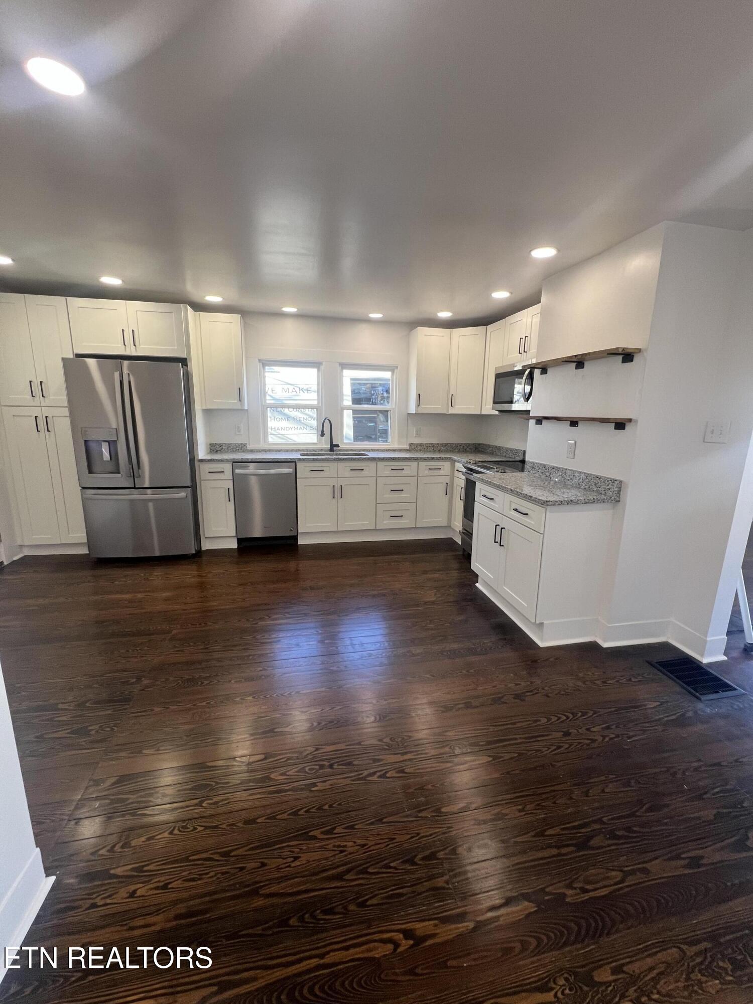 315 Meadow View Road Knoxville, TN 37914 - Photo 13 of 32 Kitchen