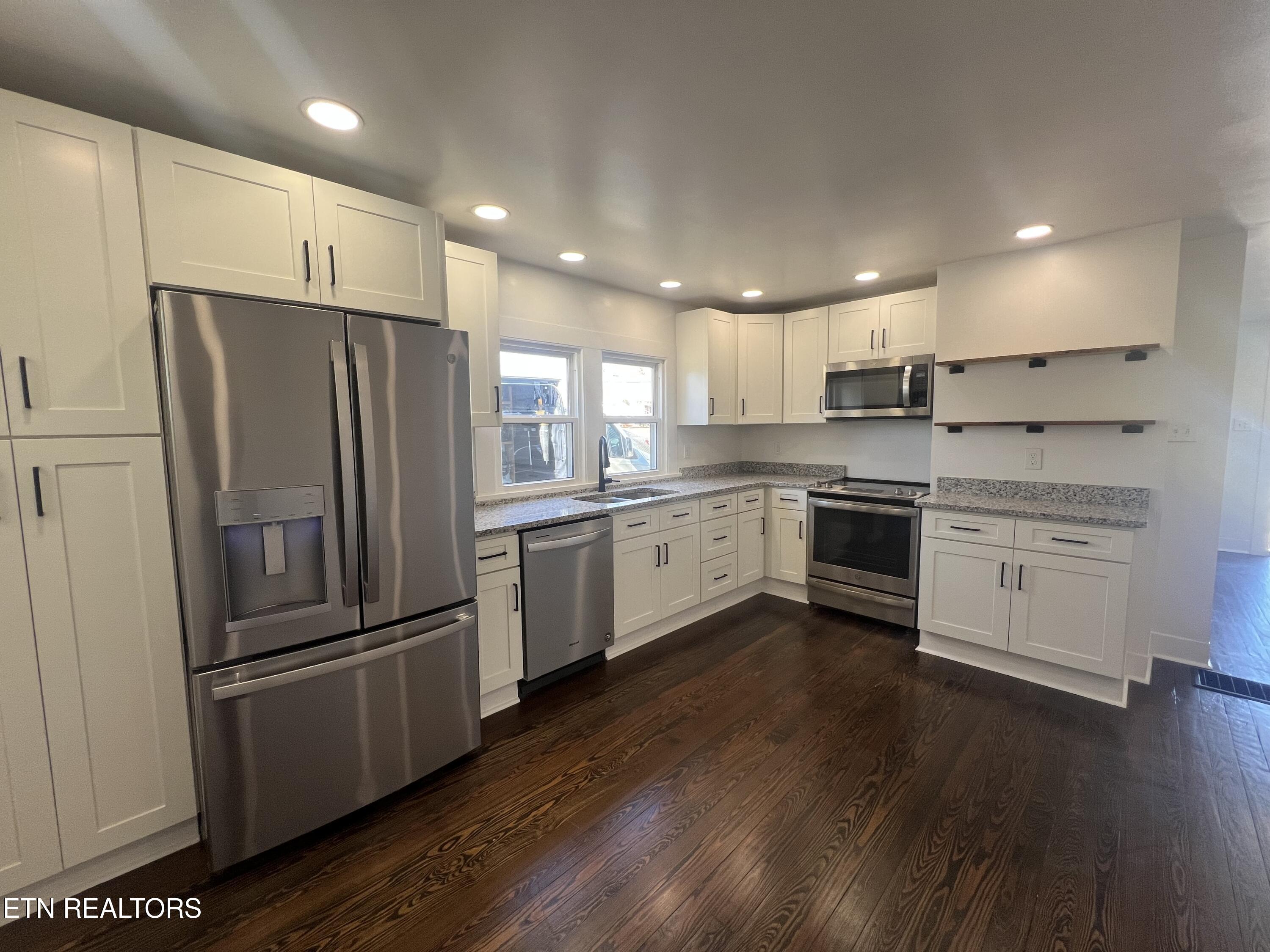 315 Meadow View Road Knoxville, TN 37914 - Photo 15 of 32 Kitchen