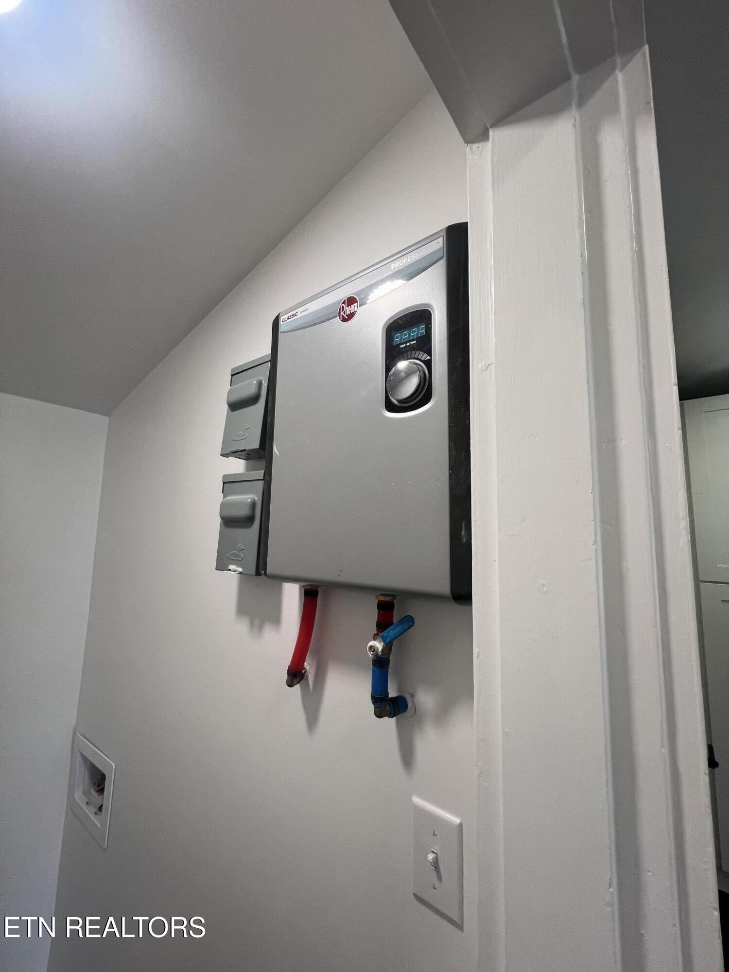 315 Meadow View Road Knoxville, TN 37914 - Photo 25 of 32 Tankless water heater